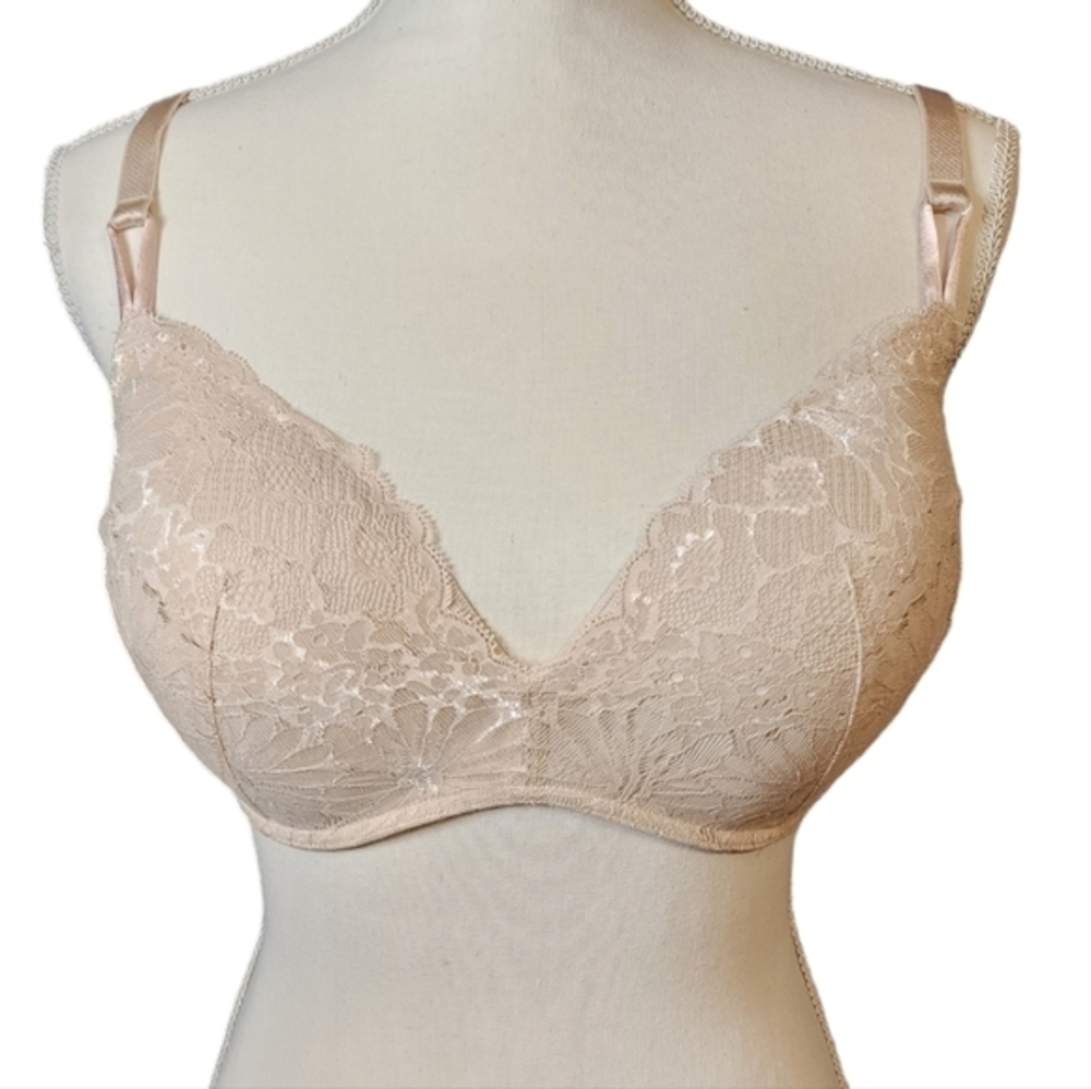 Victoria secret nude bra‎